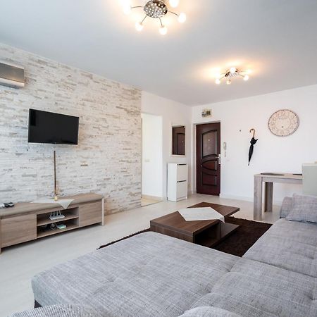 Top Location With Iconic View - Sala Palatului Букурещ Екстериор снимка
