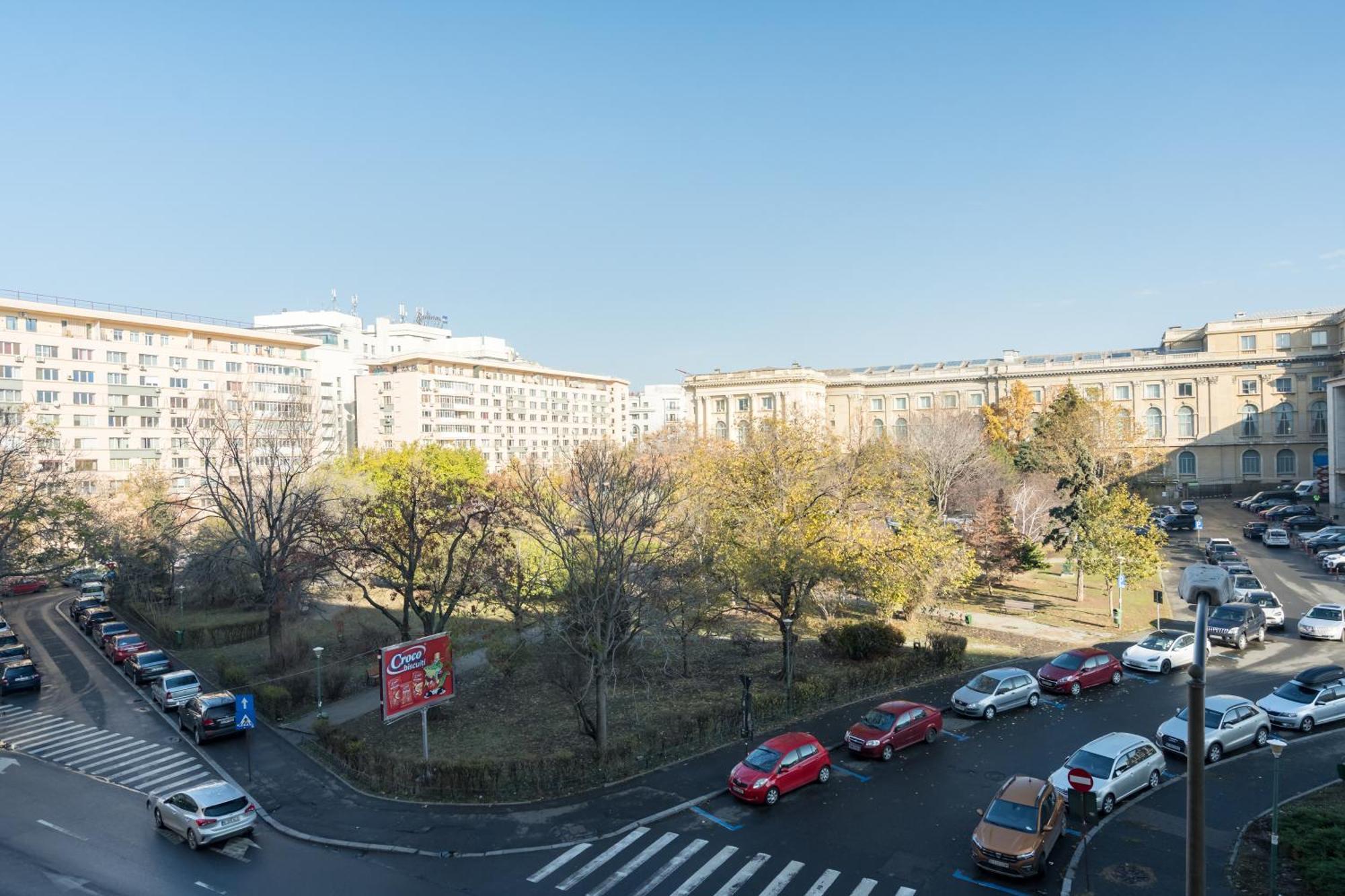 Top Location With Iconic View - Sala Palatului Букурещ Екстериор снимка