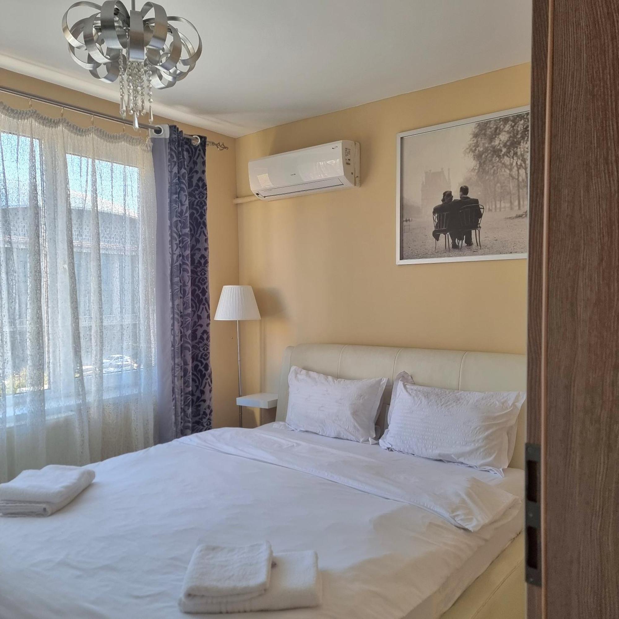 Top Location With Iconic View - Sala Palatului Букурещ Екстериор снимка